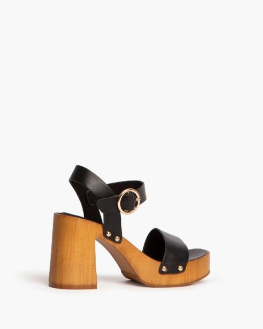 Sandalia Con Tacón de Madera Negro marca Corina REF M4410