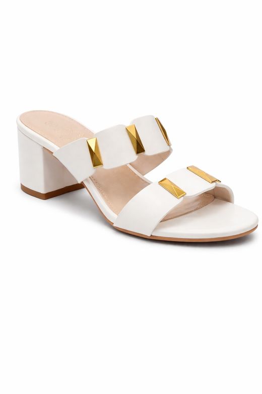 Sandale blanche sans talon avec détails dorés