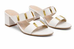 Sandale blanche sans talon avec détails dorés