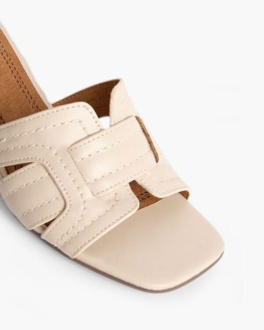 Sandalia Ece Beige Tipo Hermès marca Corina REF M4280