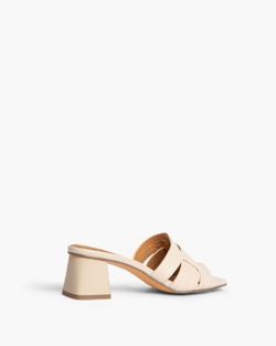 Sandalia Ece Beige Tipo Hermès marca Corina REF M4280
