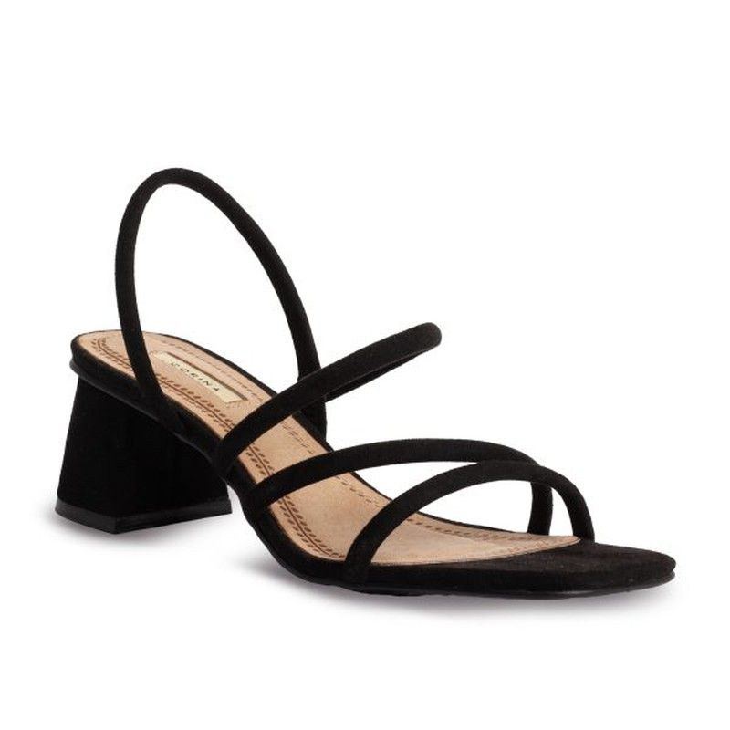 Sandalia Oria Con Tacón Cuadrado Negro marca Corina REF M3295