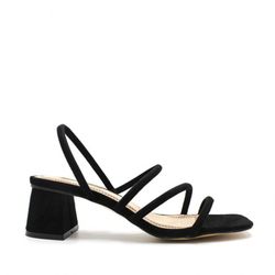 Sandalia Oria Con Tacón Cuadrado Negro marca Corina REF M3295