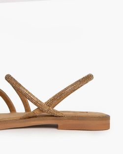 Sandalia Plana Brilli Brilli Camel marca Corina REF M4450