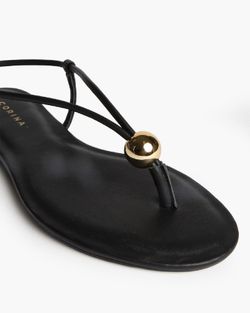 Sandália rasa com tiras, preta, marca Corina, REF M6456