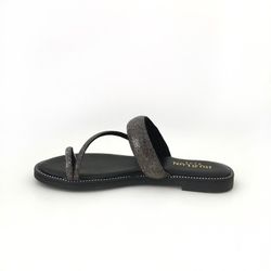 Sandalia Plana de Dedo con Pedrería de Brillo Negro