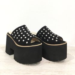 Sandalia Plataforma Tachuelas Negro