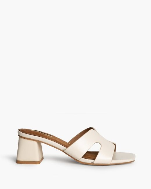 Sandalia Tipo Hermès Beige marca Corina REF M5370