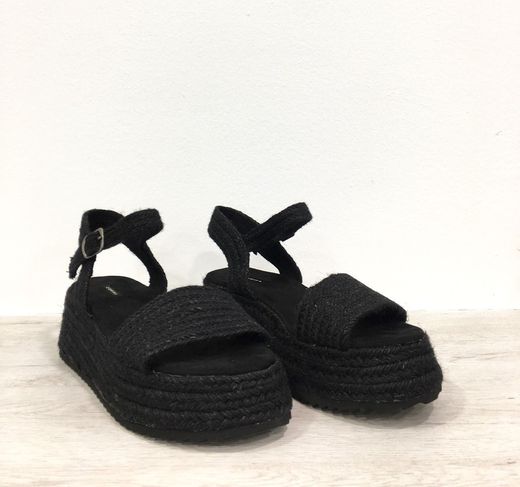 Sandalia Yute Negro marca Corina REF C1332