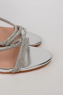 Sandalias Plateadas Con Tiras de Strass y Tacón Ancho Elegante