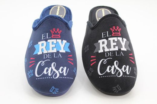 Zapatillas De Estar Por Casa Para El Rey De La Casa Negro Marca Alcalde REF 309