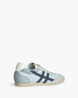 Zapatillas Retro Calada Celeste marca Corina REF M5070