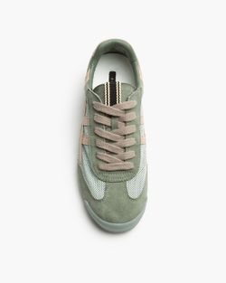 Zapatillas Retro Calada Verde marca Corina REF M5070