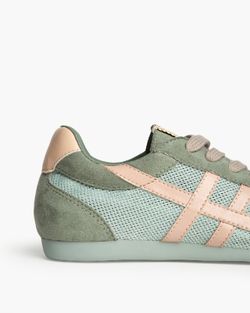 Zapatillas Retro Calada Verde marca Corina REF M5070