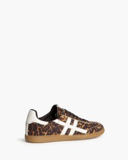 Zapatillas Retro Leopardo marca Corina REF M4505