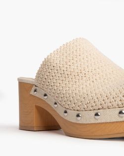 Zoccolo traforato naturale Alison marca Corina RIF. M4166