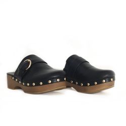 Zueco Cerrado Con Tacón Para Mujer Negro