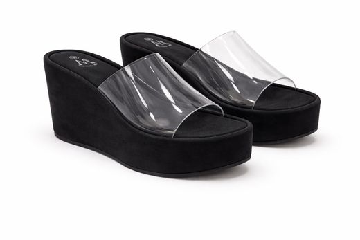 Tamanco plataforma preto aberto com faixa transparente